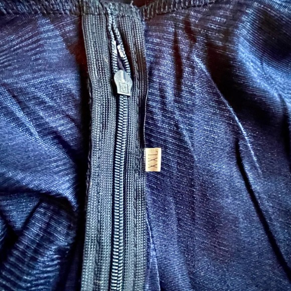 🔥3 for $23🔥 Navy Strappy Layered Blouse with Gold Stars - Picture 7 of 9